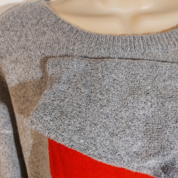 Rickis long sleeve red heart sweater. - Picture 5 of 7